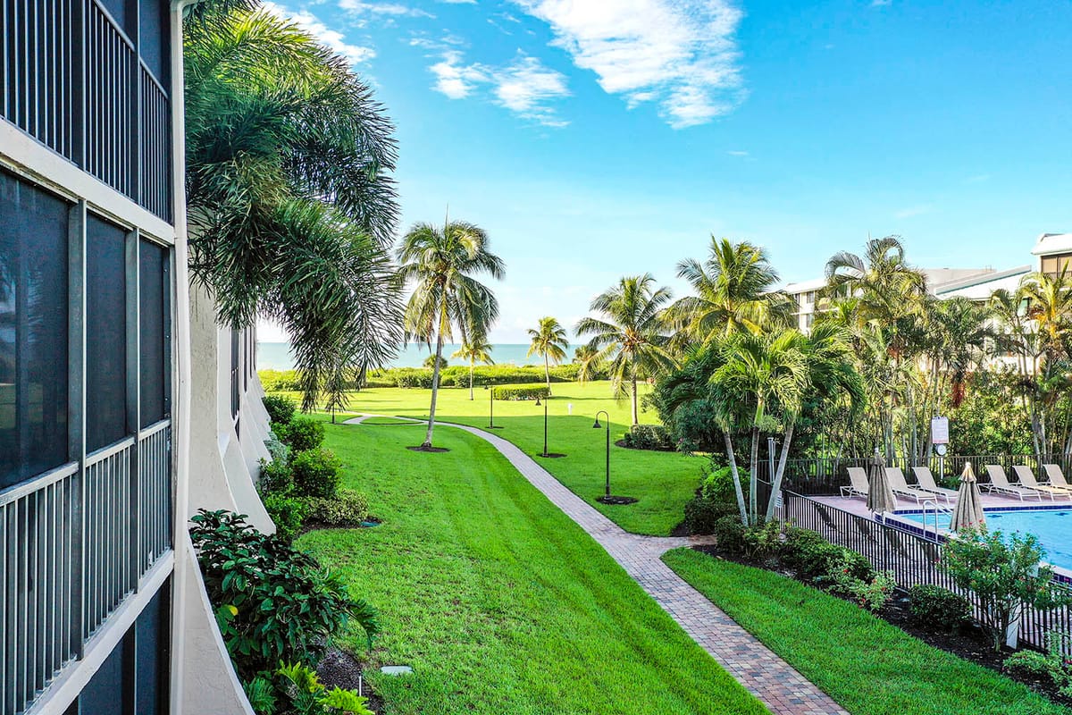 Loggerhead Cay 562 - Partial gulf view, beach side vacation rental condo