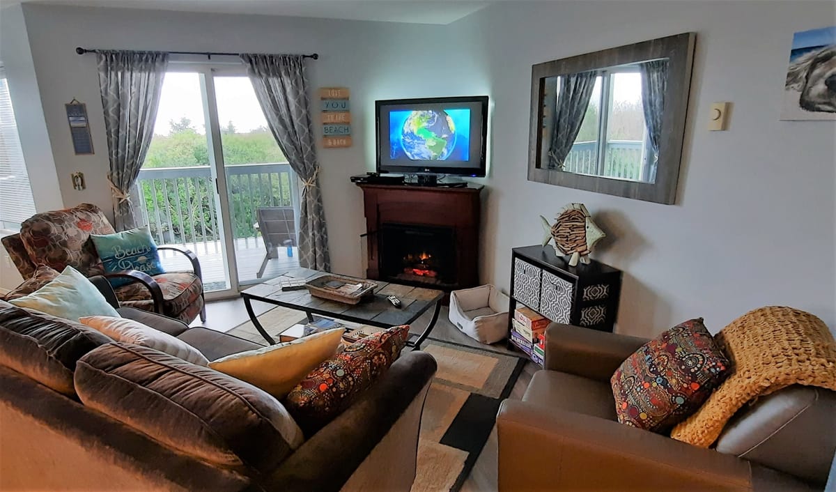 Windsong # 5 - Beautiful Ocean Front Condo 