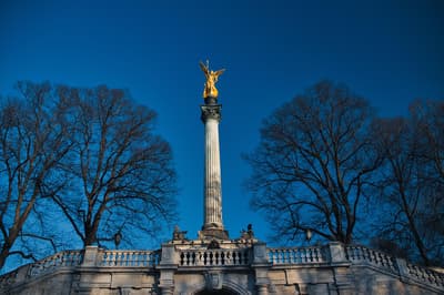Attractions & Museums