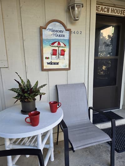 Memory Maker #1402 with Private Patio & Free Beach Svc Included