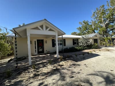 San Cap Home: Your Island Retreat Awaits!