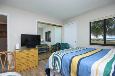 Loggerhead Cay 533: Sanibel Island Vacation Rental | Beachfront Condo, Pool, Amenities