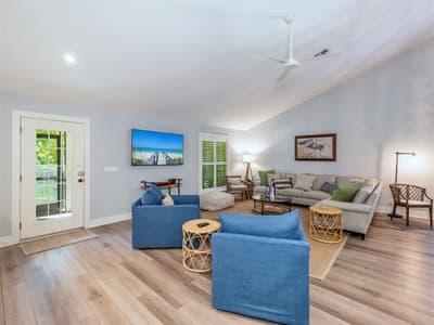 Near beach... Wade On In (Previously On the Wiles Side) Captiva Island Pool Home