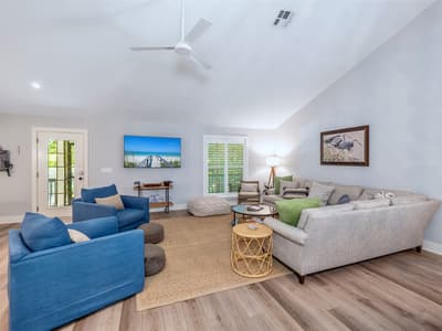 Near beach... Wade On In (Previously On the Wiles Side) Captiva Island Pool Home