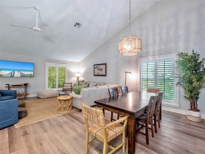 Near beach... Wade On In (Previously On the Wiles Side) Captiva Island Pool Home