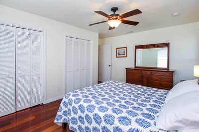 Sea Bell Home - Short walk to Bowman`s Beach. Spacious vacation rental home