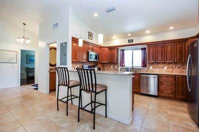 Sea Bell Home - Short walk to Bowman`s Beach. Spacious vacation rental home