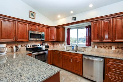 Sea Bell Home - Short walk to Bowman`s Beach. Spacious vacation rental home