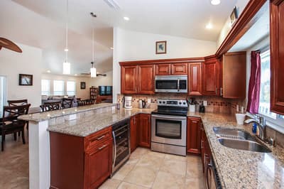 Sea Bell Home - Short walk to Bowman`s Beach. Spacious vacation rental home