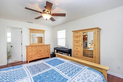 Sea Bell Home - Short walk to Bowman`s Beach. Spacious vacation rental home