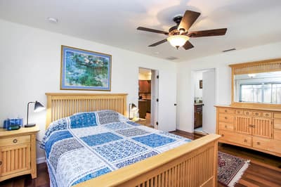 Sea Bell Home - Short walk to Bowman`s Beach. Spacious vacation rental home