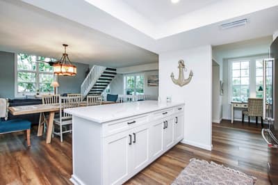 Snook Away - Six bedroom bay front home nicely updated
