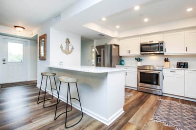 Snook Away - Six bedroom bay front home nicely updated