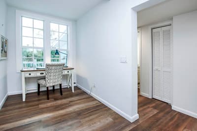 Snook Away - Six bedroom bay front home nicely updated