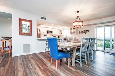 Snook Away - Six bedroom bay front home nicely updated