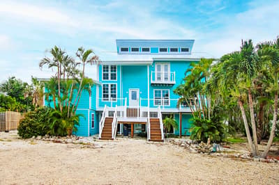 Snook Away - Six bedroom bay front home nicely updated