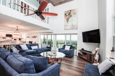 Snook Away - Six bedroom bay front home nicely updated