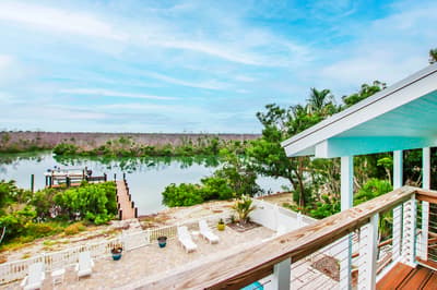 Snook Away - Six bedroom bay front home nicely updated