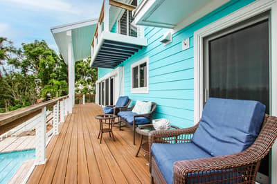 Snook Away - Six bedroom bay front home nicely updated