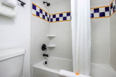 Villa 3237 Captiva Island Escape: Updated Condo with Pool, Steps to Beaches