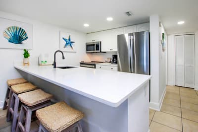 Villa 3237 Captiva Island Escape: Updated Condo with Pool, Steps to Beaches