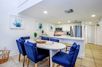 Villa 3237 Captiva Island Escape: Updated Condo with Pool, Steps to Beaches