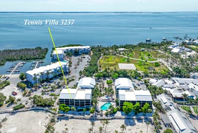 Villa 3237 Captiva Island Escape: Updated Condo with Pool, Steps to Beaches