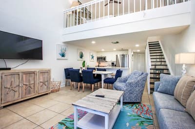 Villa 3237 Captiva Island Escape: Updated Condo with Pool, Steps to Beaches