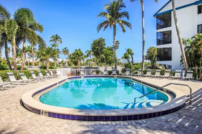 Villa 3237 Captiva Island Escape: Updated Condo with Pool, Steps to Beaches