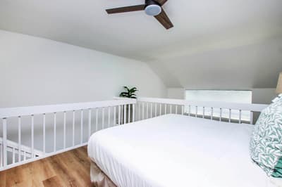 Villa 3237 Captiva Island Escape: Updated Condo with Pool, Steps to Beaches