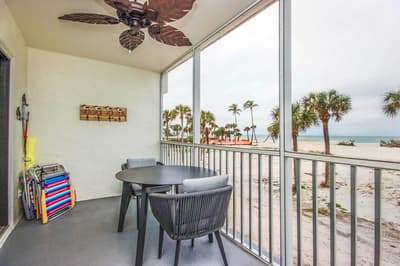 Beach Villa 2313, Upscale and Beautiful Beach Front Condo with Gorgeous Gulf Sunsets