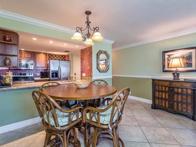 Beach Villa 2313, Upscale and Beautiful Beach Front Condo with Gorgeous Gulf Sunsets