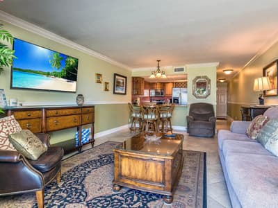 Beach Villa 2313, Upscale and Beautiful Beach Front Condo with Gorgeous Gulf Sunsets