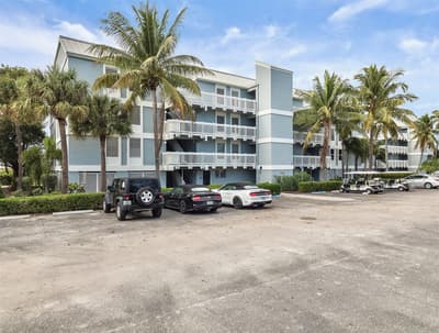 Beach Villa 2313, Upscale and Beautiful Beach Front Condo with Gorgeous Gulf Sunsets
