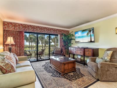 Beach Villa 2313, Upscale and Beautiful Beach Front Condo with Gorgeous Gulf Sunsets
