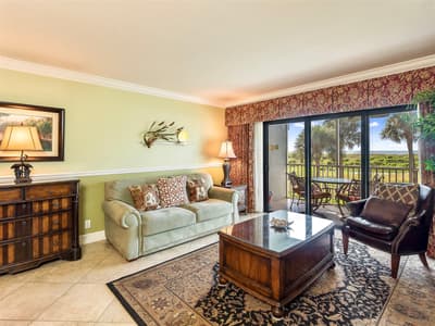 Beach Villa 2313, Upscale and Beautiful Beach Front Condo with Gorgeous Gulf Sunsets