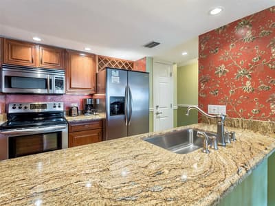 Beach Villa 2313, Upscale and Beautiful Beach Front Condo with Gorgeous Gulf Sunsets