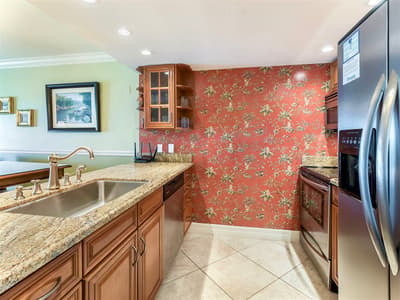 Beach Villa 2313, Upscale and Beautiful Beach Front Condo with Gorgeous Gulf Sunsets