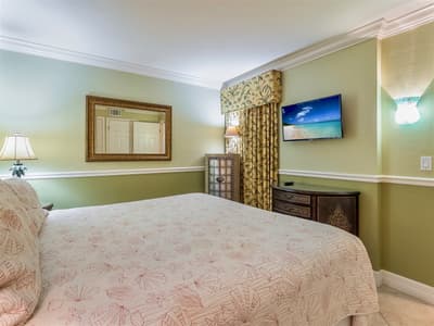 Beach Villa 2313, Upscale and Beautiful Beach Front Condo with Gorgeous Gulf Sunsets