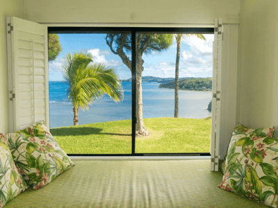 E2: 1 bedroom, 1st floor, oceanfront