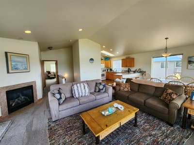 Aqua Marine- 3 minute walk to beach