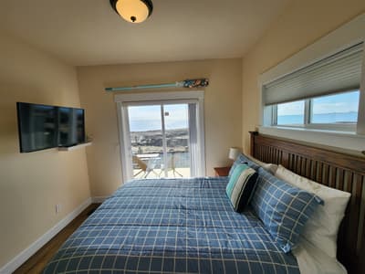 Beach Gem- Private Beach - Hot Tub