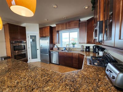 Beach Gem- Private Beach - Hot Tub