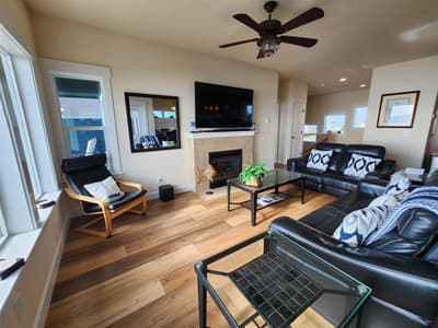 Beach Gem- Private Beach - Hot Tub