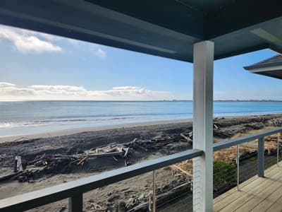 Beach Gem- Private Beach - Hot Tub
