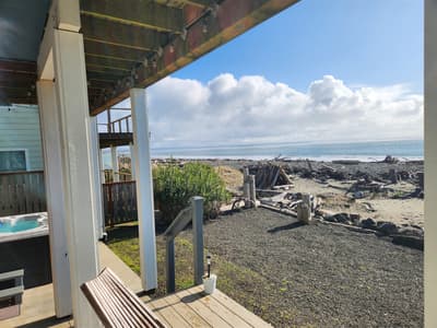 Beach Gem- Private Beach - Hot Tub