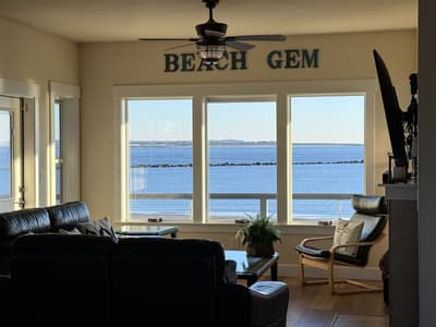 Beach Gem- Private Beach - Hot Tub