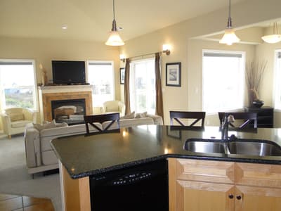 Bristol Court D- Beautiful 3 Bedroom