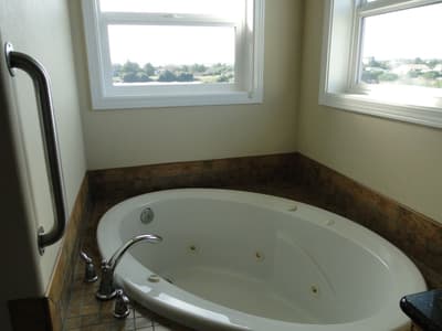 Bristol Court C- Beautiful 3 Bedroom