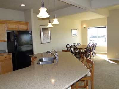 Bristol Court A-Beautiful 3 Bedroom 